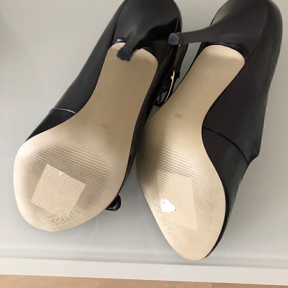 NWOT Guess Heels - Picture 6 of 8